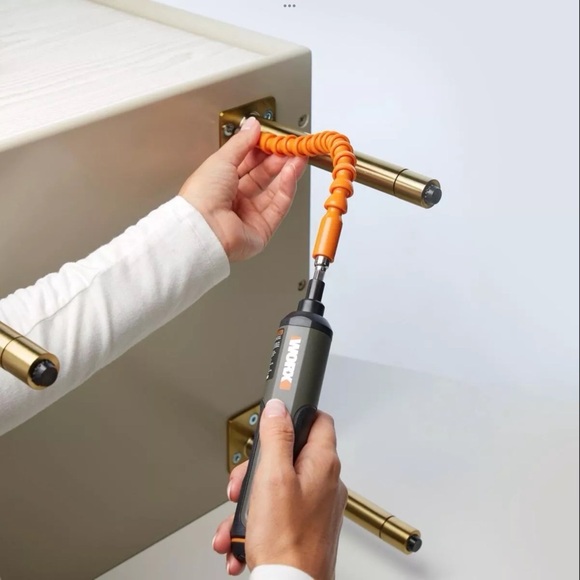 Worx 4-Volt Cordless Screwdriver w/26 Bits, Case & Flex Extender - Picture 3 of 4